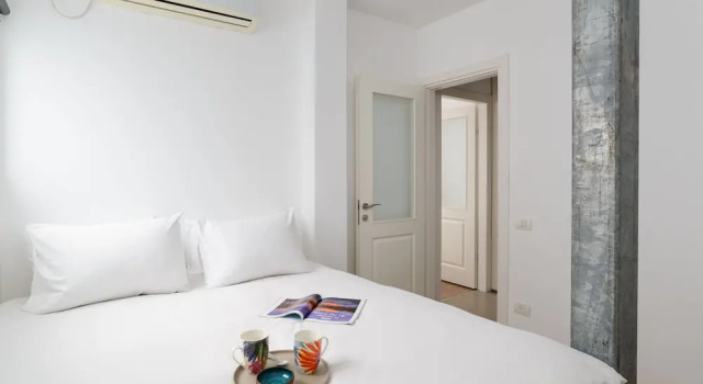 Апартаменты с 3 комнатами с балконом Vintage 3BR with Balcony by FeelHome