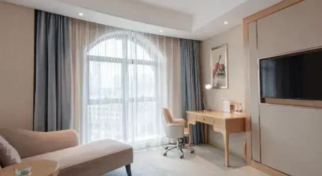 Люкс Deluxe с красивым видом из окна Vienna International Hotel
