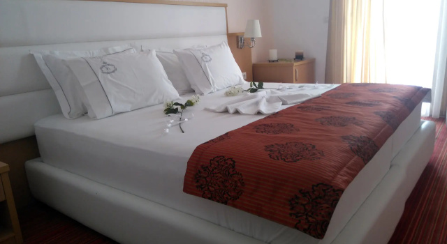 Santa Quaranta Premium Resort, Rezerwuj Ośrodek wypoczynkowy Saranda Vlorë County