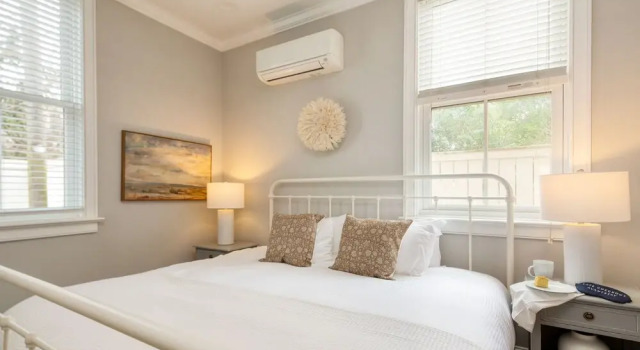 The Chapel Compound by AvantStay 3 Home Buyout w Hot Tub In Fantastic Charleston Location, Забронировать Дом для отпуска Коттеджи Южной Каролины, Коттедж