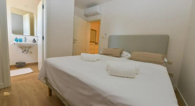 NEW 2022 FAMILY HOUSE Ruzmarin, Rezerwuj Hotel Hotele w Kvarner Islands z parkingiem, Parking