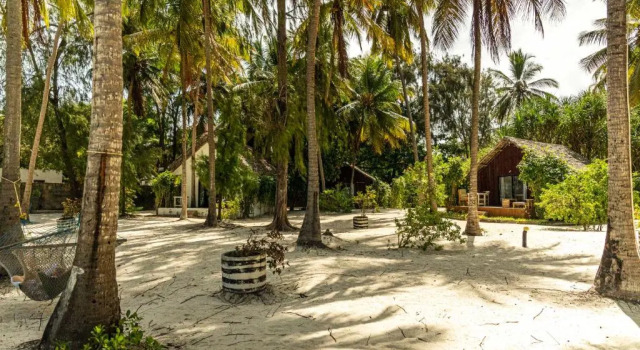 Kinazi Upepo Beach Hotel
