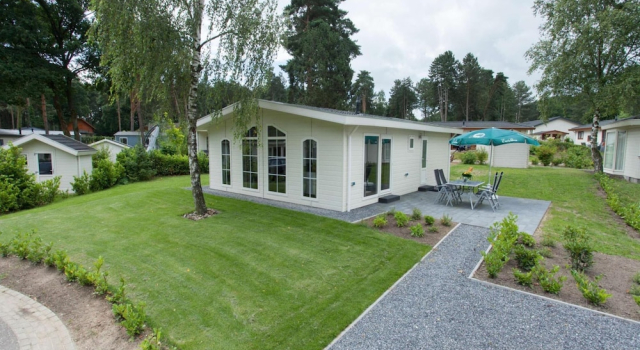 Spacious Chalet With Pool for 4