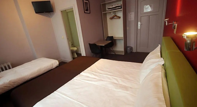 Трёхместный номер Hotel Derby MERODE