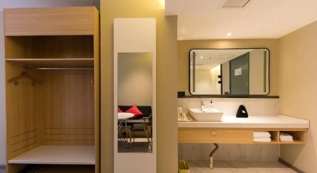 Ibis Shanghai Hongqiao Hongmei Road Hotel, Varaa Hotelli Hongqiao Shanghai