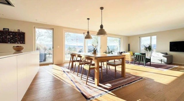 Wonderful Attic Maisonette in Meilen With Stunning Lake Views, Забронировать Апартаменты/квартира Апартаменты кантона Швица, Апартаменты/квартира