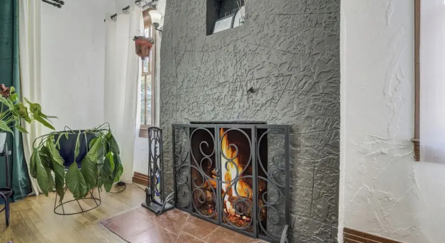 1318 E Pikes Peak