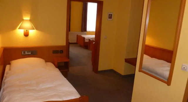 Трёхместный номер Standard Hotel Deutsche Eiche in Northeim