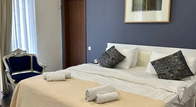 Трёхместный номер Deluxe с балконом Point Boutique Hotel