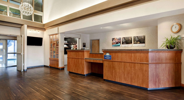 Days Inn Medicine Hat, Rezerwuj Hotel Hotele w Southern Alberta z parkingiem, Parking