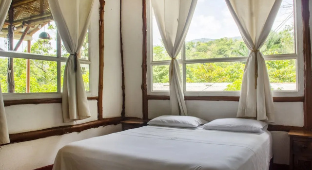 Standard famille chambre avec balcon ikara Hotel
