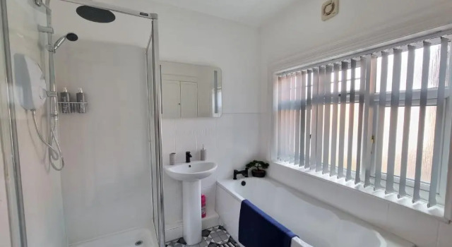 Spacious 5BR Leicester Home Sleeps 10 Parking, Забронировать Отель Отели Лестера с парковкой, Парковка