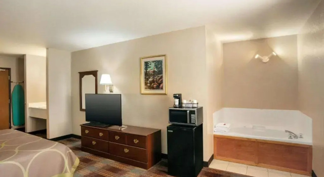 Suite Super 8 - Holton
