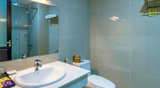 Номер Deluxe с балконом и с видом на воду D26 Nha Trang Hotel
