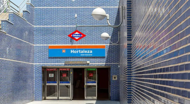 Two Bedroom Duplex for 9 in Hortaleza near Metro