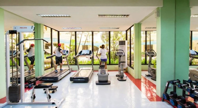 Great 1 BR Forbeswood Heights @ BGC near St.Lukes and Burgos Circle