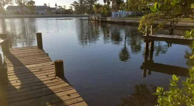 Коттедж 4 bed 4 and a half bath SLEEPS 10 elevator Heated Pool Spa Free WiFi boat dock