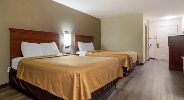 Четырёхместный номер Standard Econo Lodge Inn & Suites Flowood - Jackson Northeast