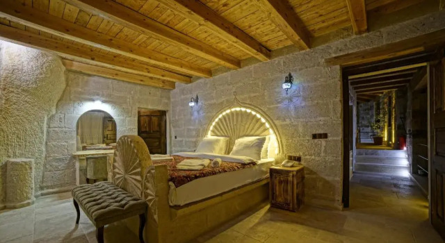 Zeus Cave Suites