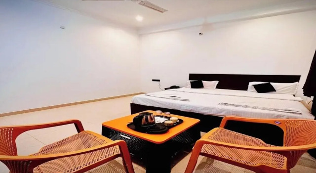 Hotel Aparna Palace