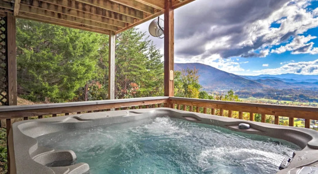 Smoky Mountain Retreat w/ Hot Tub, Arcade Games