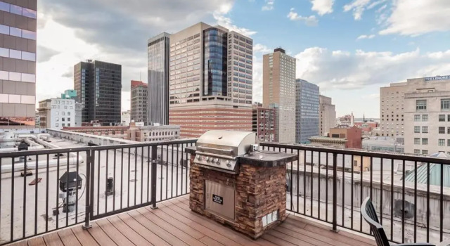 2BR Stunning Lux Apartment Free Parking, Rooftop Deck & Gym, ADA Compliant, Rezerwuj Apartament  