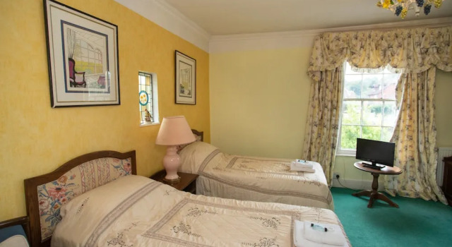 The Ostrich Hotel, Забронировать Отель Отели Исторического графства Суссекса 3 звезды, 3*