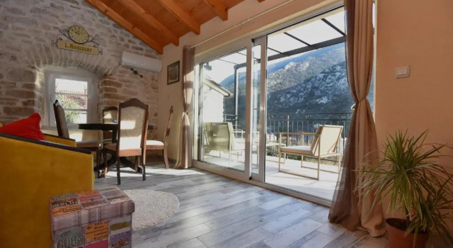 Апартаменты с 2 комнатами с видом на море Stone house Morinj