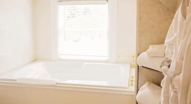 Полулюкс 1801 First Luxury Inn