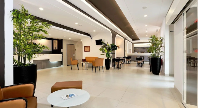 Nice Studio in the Heart of Cannes 200 m Away From the Beach, Забронировать Отель Отели Канн с парковкой, рядом с Le Croisette Casino Barriere de Cannes, Парковка
