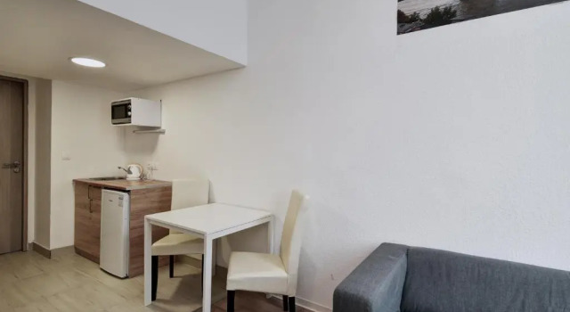 Heart Of Downtown Apartment