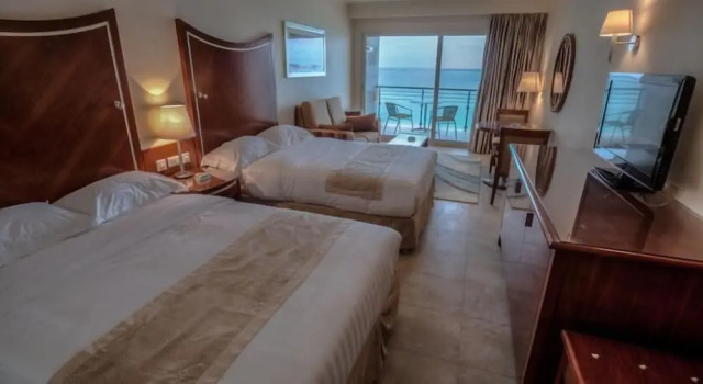Одноместный номер Standard с балконом и с видом на море Beau Site Belle Vue Hotel