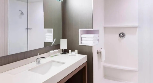Номер Standard с балконом Courtyard by Marriott Fort Worth at Alliance Town Center