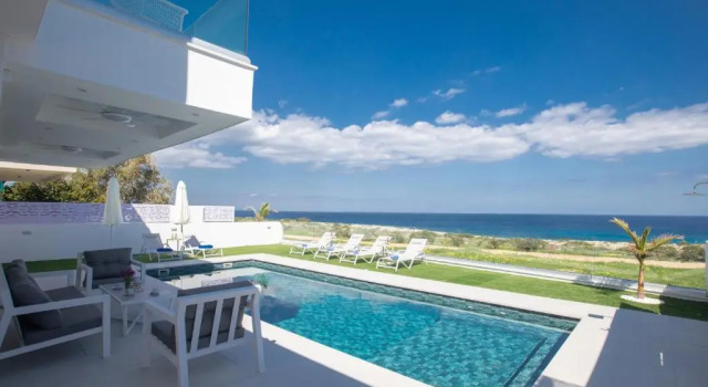 Villa Artizan Seafront Villa 5