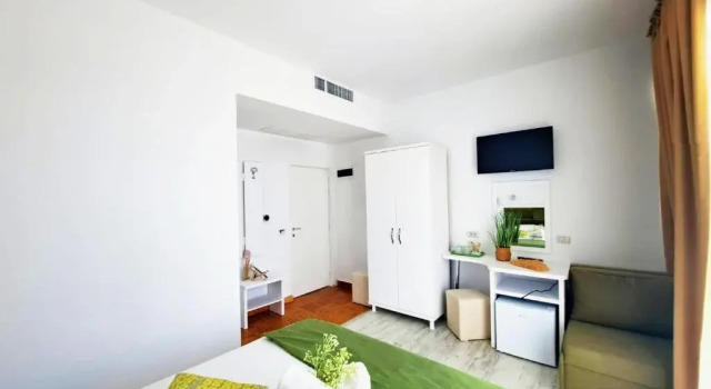Vila Thassos, Prenota Hotel Eforie Constanta