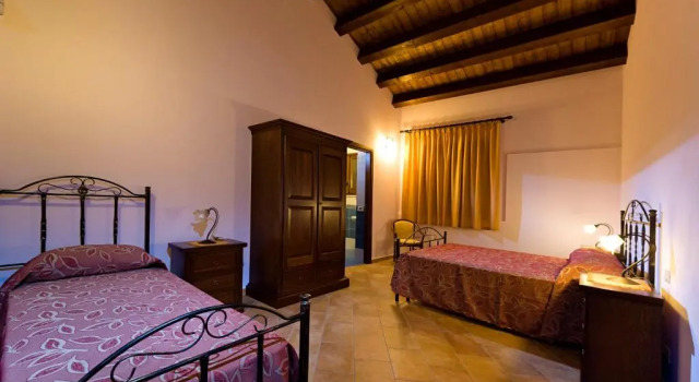 Agriturismo Antichi Granai, Book Hotel Hoteller i Calatafimi Segesta med parkering, Parkering