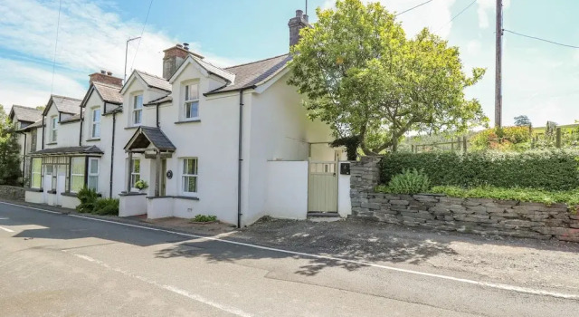 Bryniau Bychain Cottage