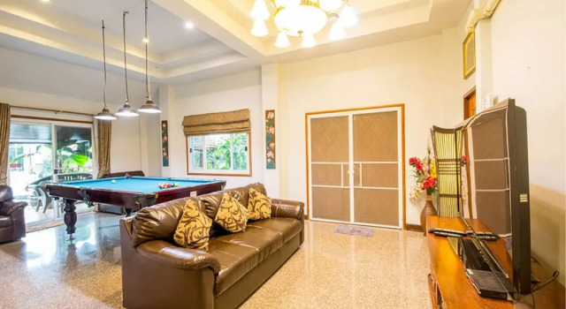 Вилла с 5 комнатами Baan Sukko Huahin