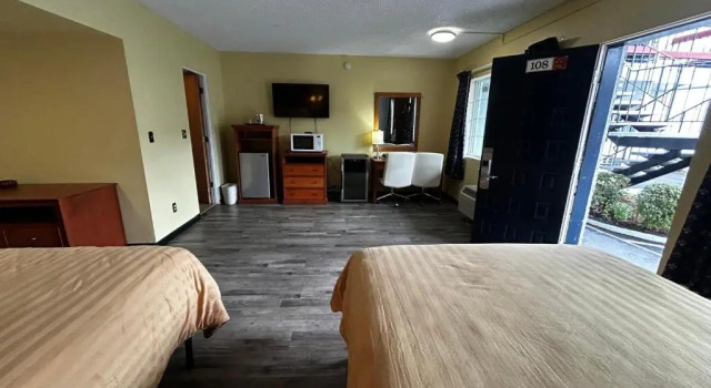 Четырёхместный номер Standard Travelers Inn by OYO Longview Kelso