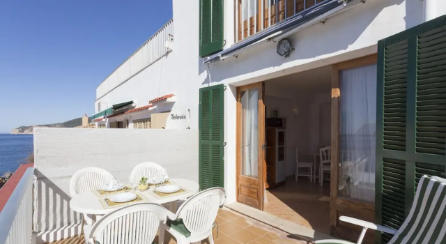 Апартаменты с 3 комнатами с видом на море Sant ELM Vistamar Apartment