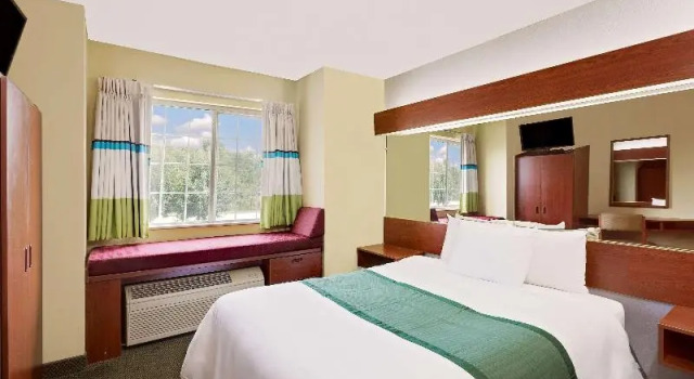 Номер Standard Microtel Inn & Suites by Wyndham Thomasville/High Point/Lexi