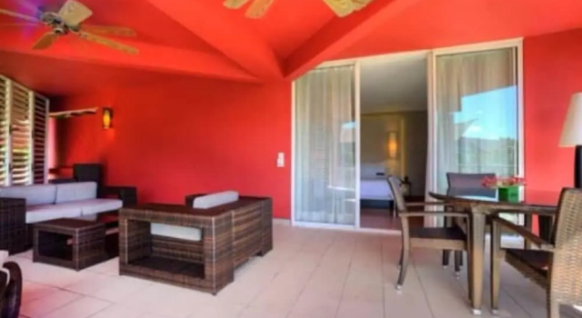 Полулюкс Tahiti Lagoon Resort