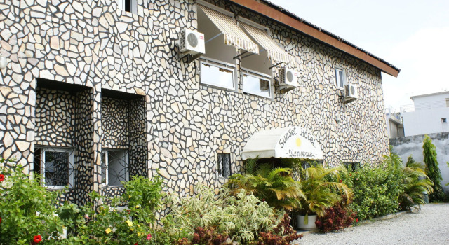 Sun Set Hotel, Prenota Hotel Hotel economici a Abidjan