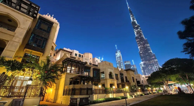 Durrani Homes - Arabian luxury at Souk Al Bahar besides Burj Khalifa & Dubai Mall, Забронировать Апартаменты/квартира Дубай Эмират Дубай, рядом с Станция метро Burj Khalifa