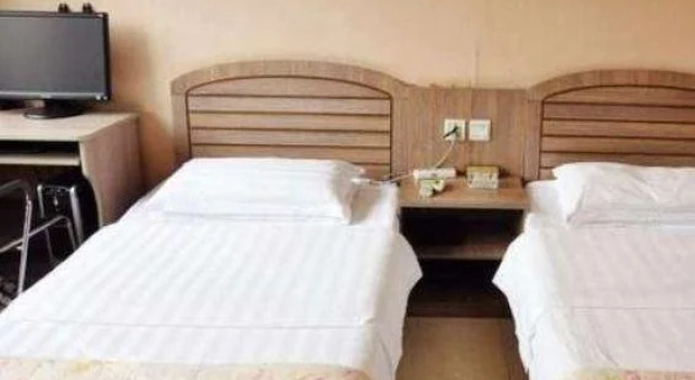 Dandong Haiwan Inn, Book Hotel Hotels in Liaoning with Parking, Parking