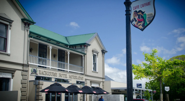 The Racecourse Hotel & Motorlodge