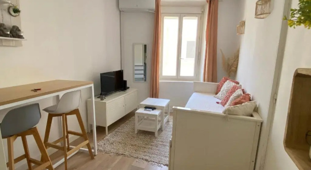 Studio ROMY les pieds dans l'eau 10 m de la mer