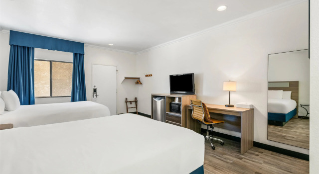 Четырёхместный номер Standard Americas Best Value Inn and Suites -Yucca Valley