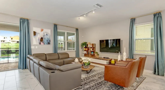 Champions Gate 9 Bdrm 5 BTH, Забронировать Вилла Отели Парка развлечений Walt Disney World 4 звезды, 4*