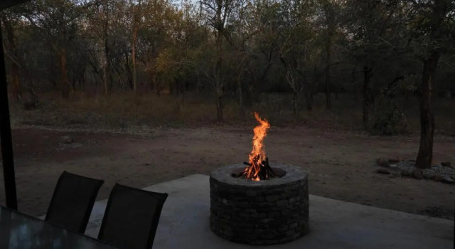Коттедж Locust Retreat in Marloth Park